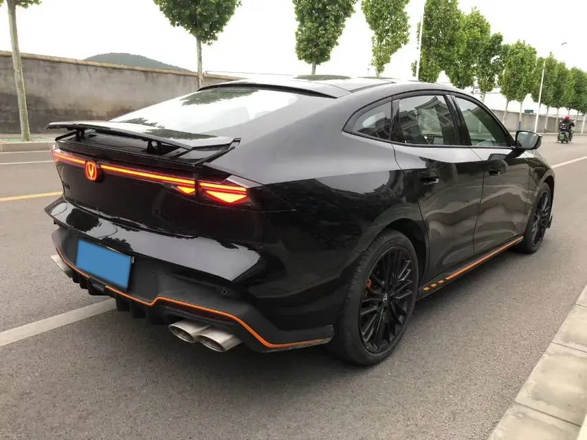 2025 ChangAn UNI-V 2.0T 245HP L4 8AT,autocango,china used car exporter,china ev exporter,chinese used car exporter,chinese used ev exporter