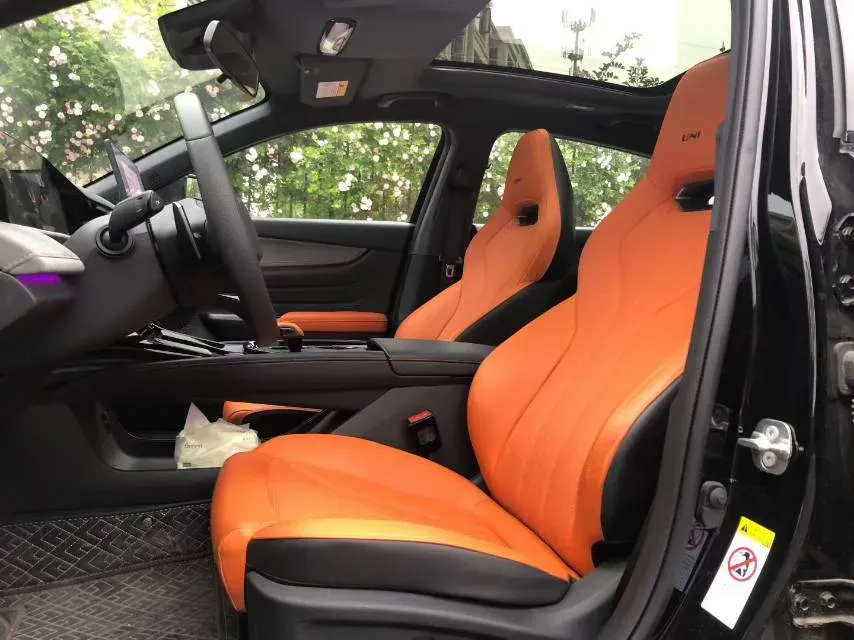 2025 ChangAn UNI-V 2.0T 245HP L4 8AT,autocango,china used car exporter,china ev exporter,chinese used car exporter,chinese used ev exporter