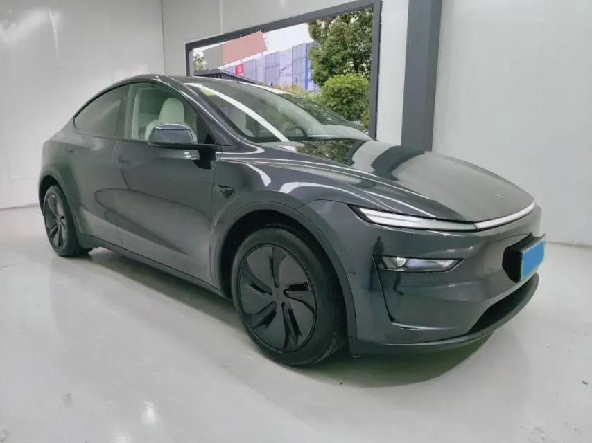 2025 Tesla Model Y BEV 62.5KWH,autocango,china used car exporter,china ev exporter,chinese used car exporter,chinese used ev exporter