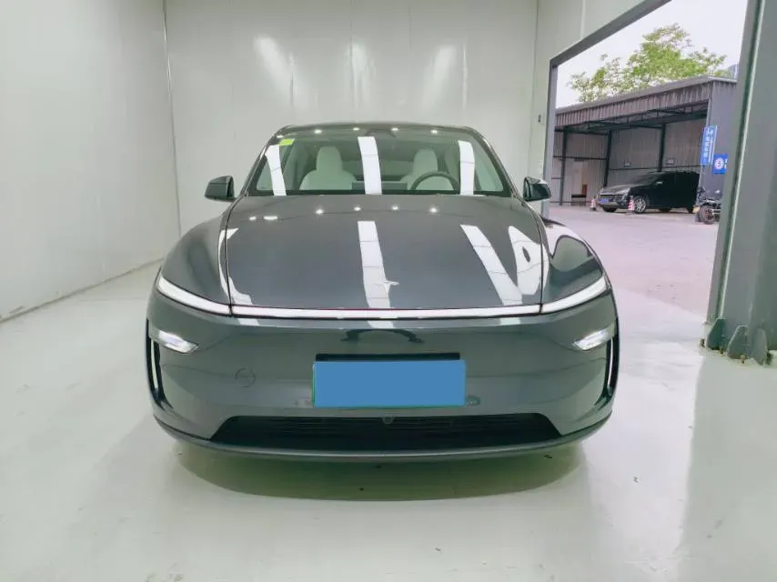 2025 Tesla Model Y BEV 62.5KWH,autocango,china used car exporter,china ev exporter,chinese used car exporter,chinese used ev exporter