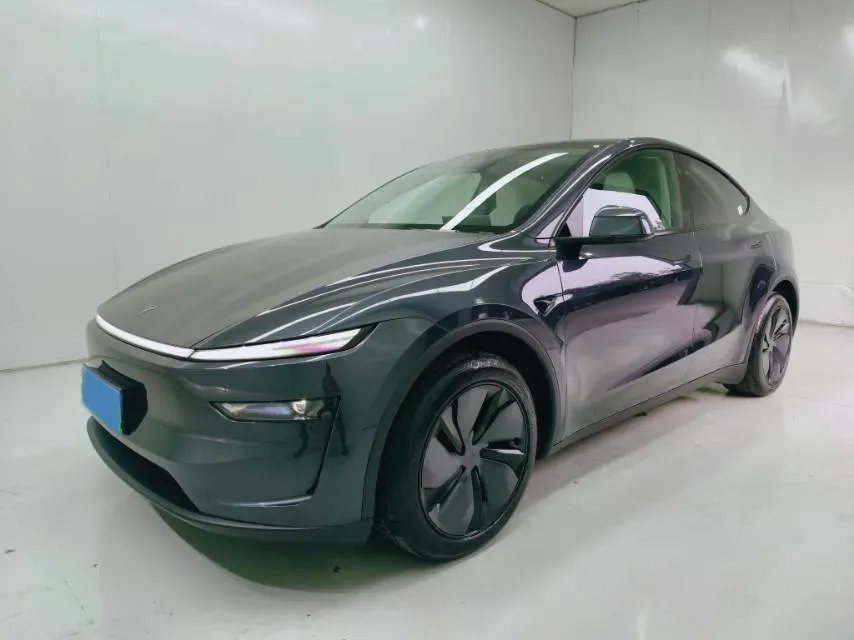 2025 Tesla Model Y BEV 62.5KWH,autocango,china used car exporter,china ev exporter,chinese used car exporter,chinese used ev exporter