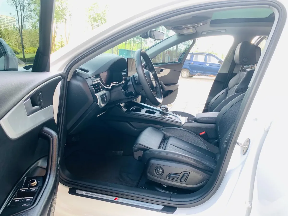 2020 Audi A4L 2.0T 190HP L4 7DCT,autocango,china used car exporter,china ev exporter,chinese used car exporter,chinese used ev exporter