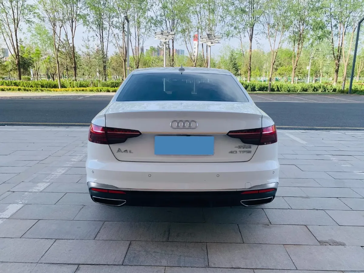 2020 Audi A4L 2.0T 190HP L4 7DCT,autocango,china used car exporter,china ev exporter,chinese used car exporter,chinese used ev exporter