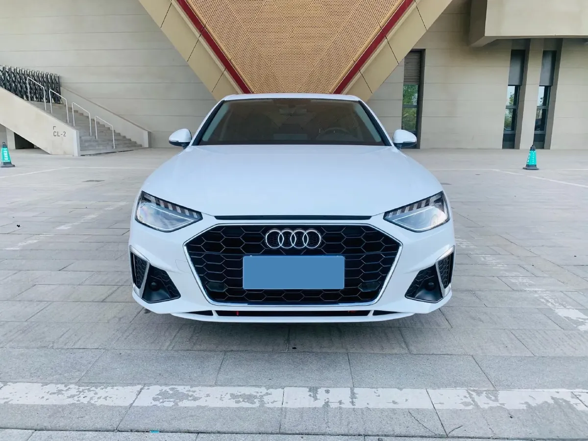 2020 Audi A4L 2.0T 190HP L4 7DCT,autocango,china used car exporter,china ev exporter,chinese used car exporter,chinese used ev exporter