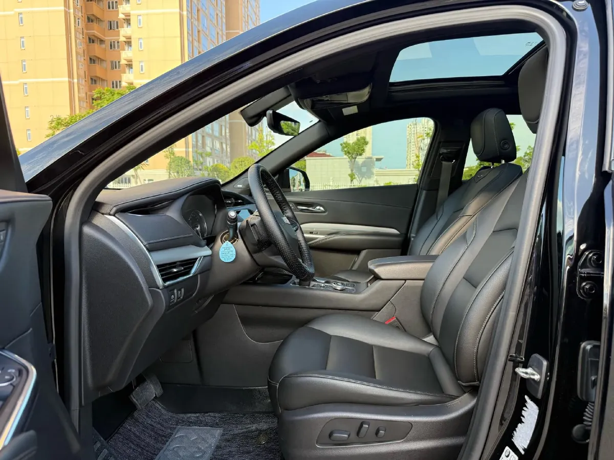 2020 Cadillac XT4 2.0T 241HP L4 9AT,autocango,china used car exporter,china ev exporter,chinese used car exporter,chinese used ev exporter