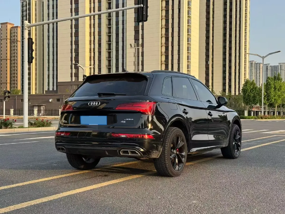 2024 Audi Q5L 2.0T 245HP L4 7DCT,autocango,china used car exporter,china ev exporter,chinese used car exporter,chinese used ev exporter