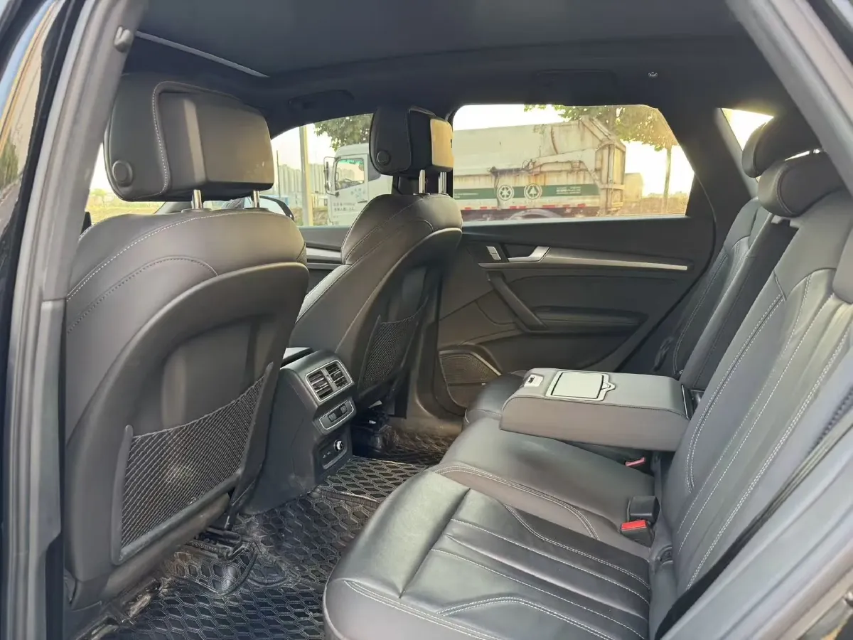 2024 Audi Q5L 2.0T 245HP L4 7DCT,autocango,china used car exporter,china ev exporter,chinese used car exporter,chinese used ev exporter