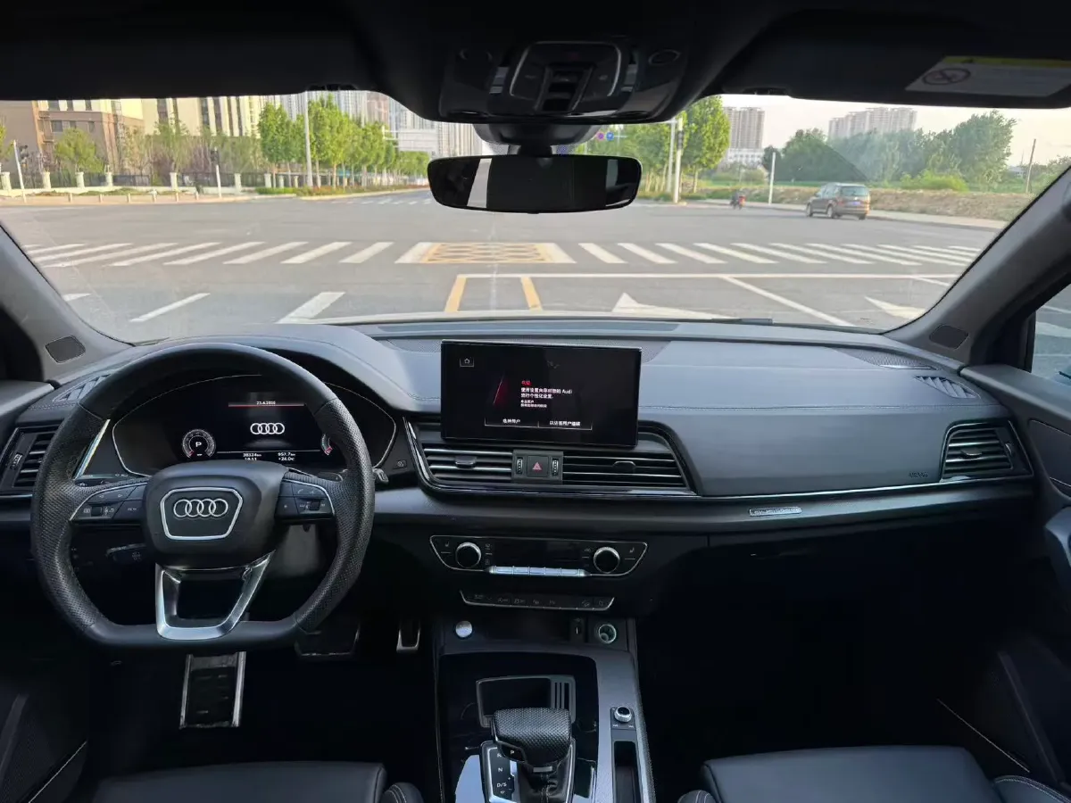 2024 Audi Q5L 2.0T 245HP L4 7DCT,autocango,china used car exporter,china ev exporter,chinese used car exporter,chinese used ev exporter