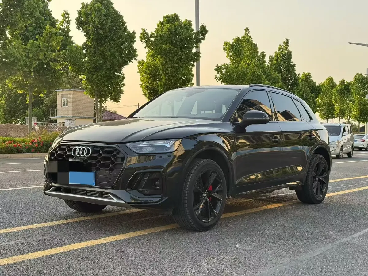 2024 Audi Q5L 2.0T 245HP L4 7DCT,autocango,china used car exporter,china ev exporter,chinese used car exporter,chinese used ev exporter