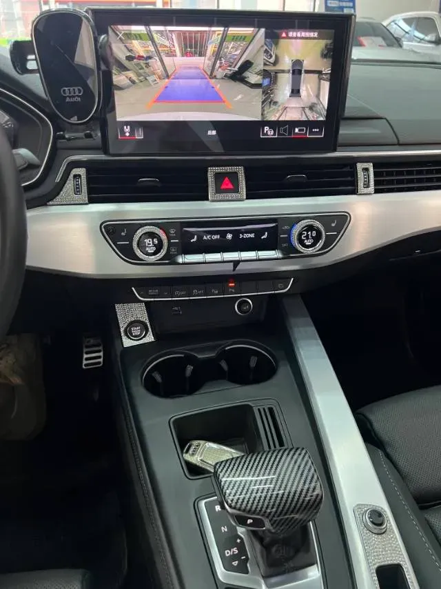 2022 Audi A4L 2.0T 190HP L4 7DCT,autocango,china used car exporter,china ev exporter,chinese used car exporter,chinese used ev exporter