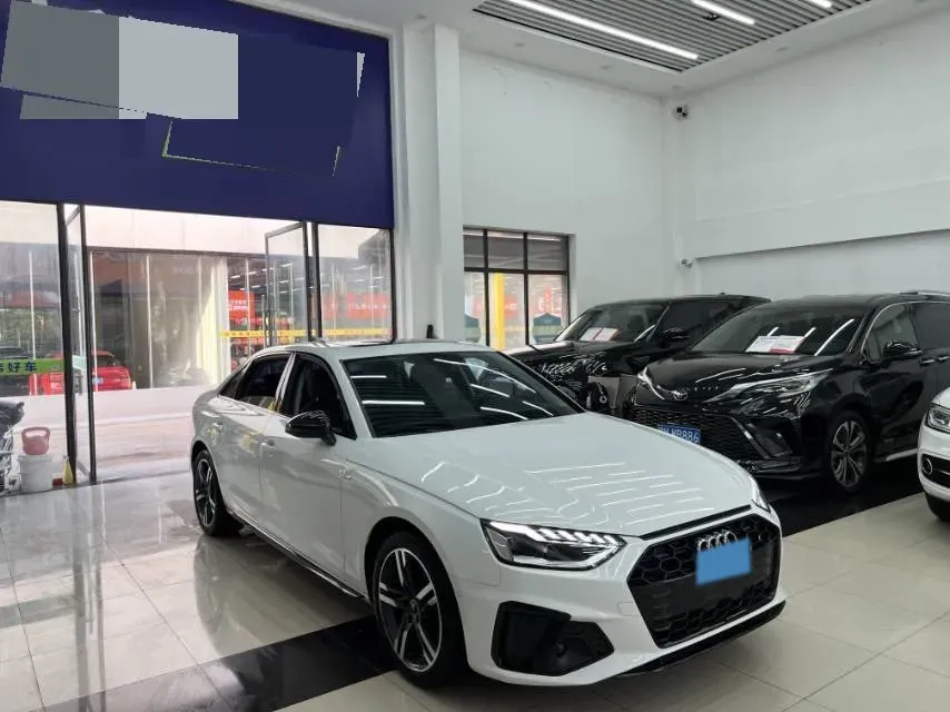 2022 Audi A4L 2.0T 190HP L4 7DCT,autocango,china used car exporter,china ev exporter,chinese used car exporter,chinese used ev exporter