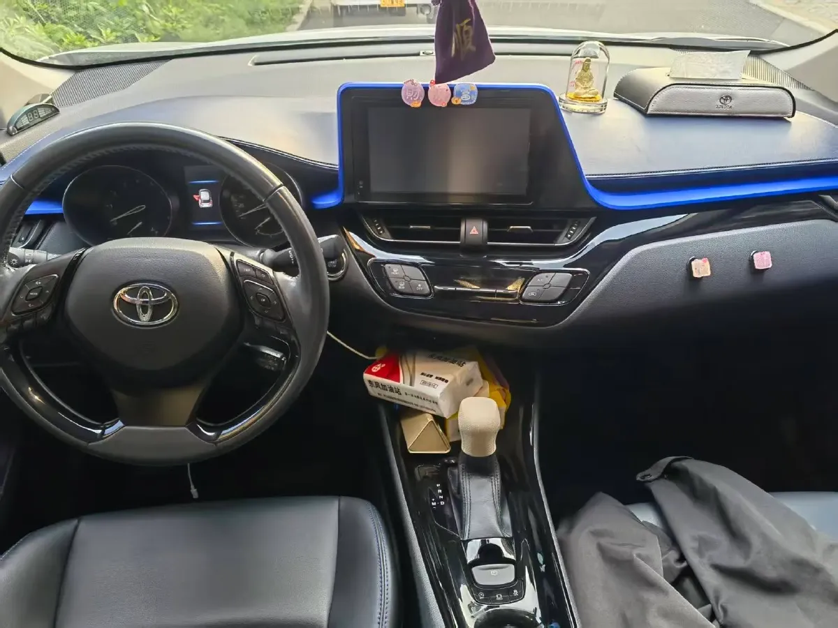 2021 Toyota C-HR 2.0L 171HP L4 CVT,autocango,china used car exporter,china ev exporter,chinese used car exporter,chinese used ev exporter