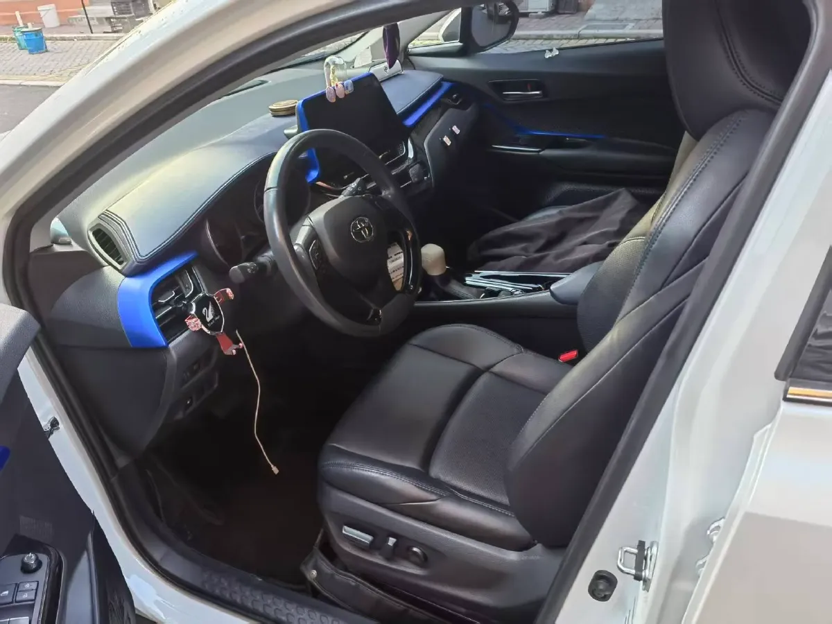 2021 Toyota C-HR 2.0L 171HP L4 CVT,autocango,china used car exporter,china ev exporter,chinese used car exporter,chinese used ev exporter