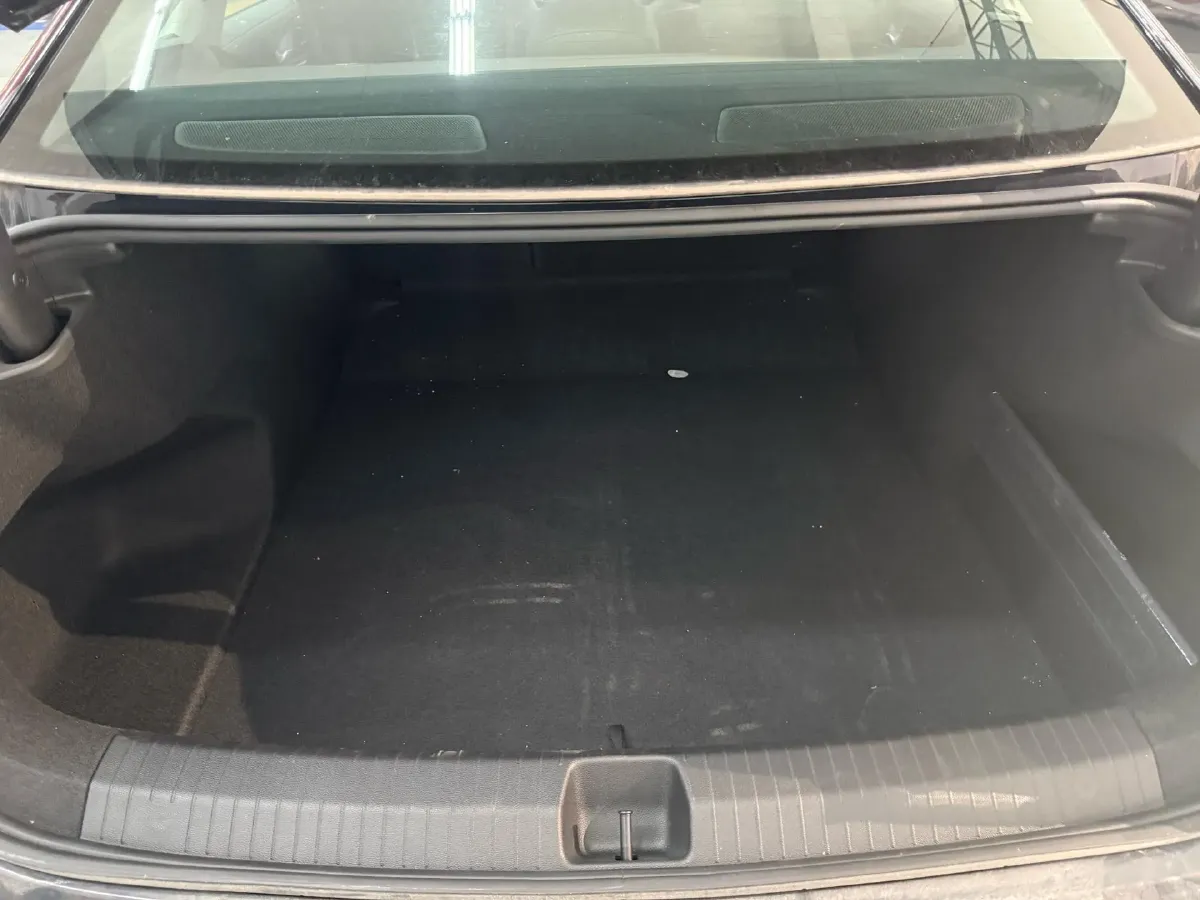 2024 Volkswagen Magotan 2.0T 220HP L4 7DCT,autocango,china used car exporter,china ev exporter,chinese used car exporter,chinese used ev exporter