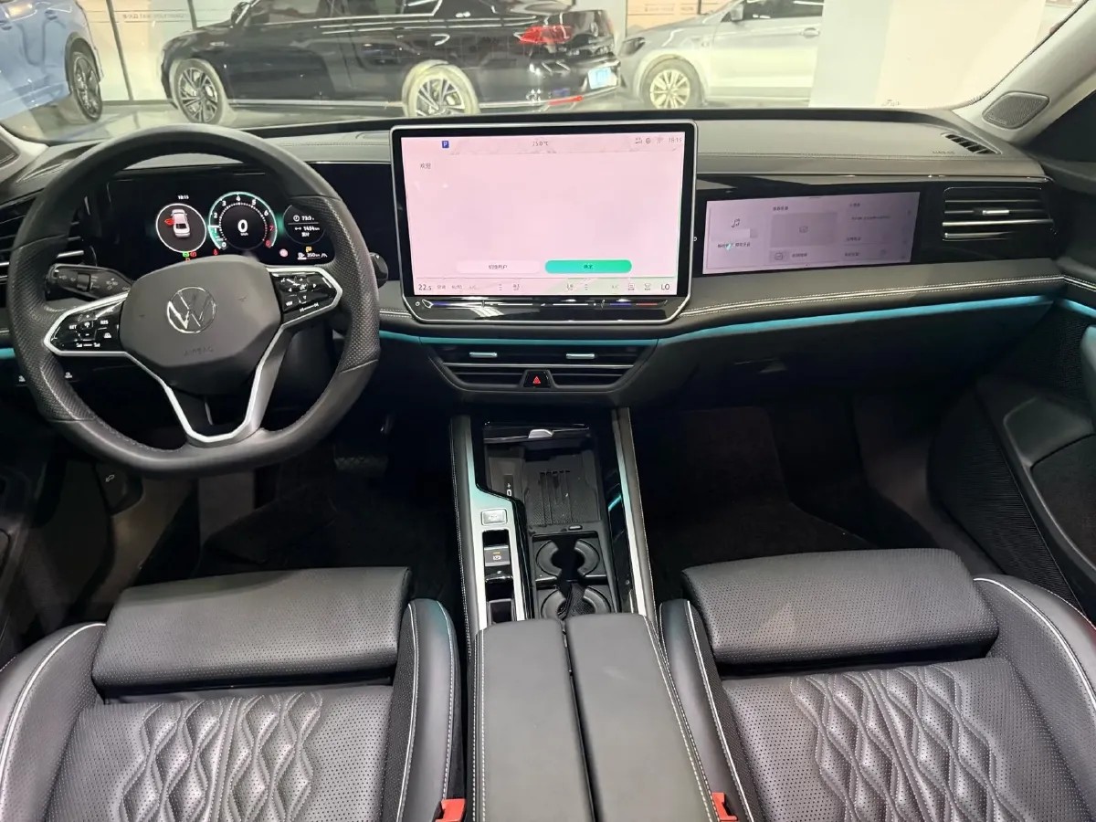 2024 Volkswagen Magotan 2.0T 220HP L4 7DCT,autocango,china used car exporter,china ev exporter,chinese used car exporter,chinese used ev exporter