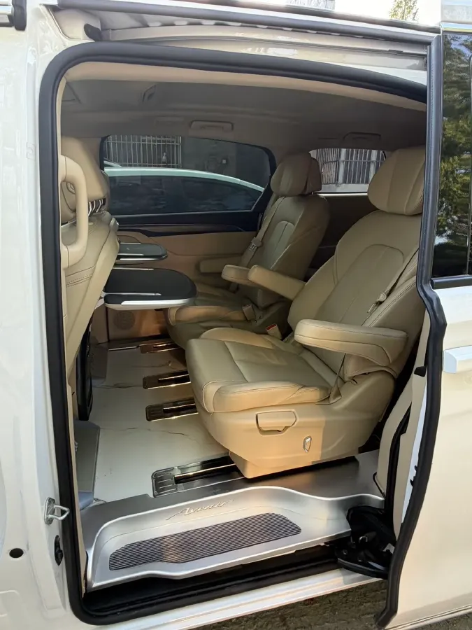 2023 Buick GL8 2.0T 237HP L4 9AT,autocango,china used car exporter,china ev exporter,chinese used car exporter,chinese used ev exporter