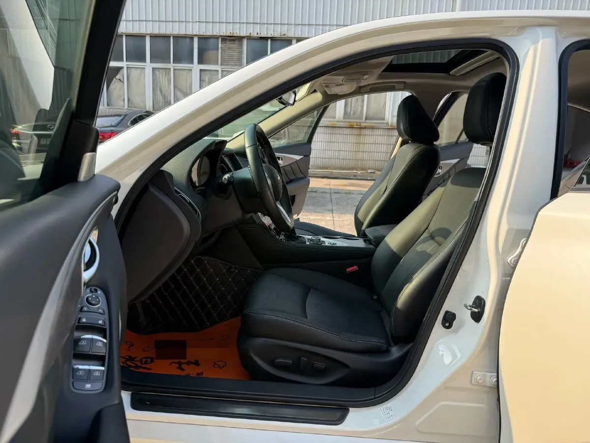 2018 Jeep Grand Commander 2.0T 265HP L4 9AT,autocango,china used car exporter,china ev exporter,chinese used car exporter,chinese used ev exporter