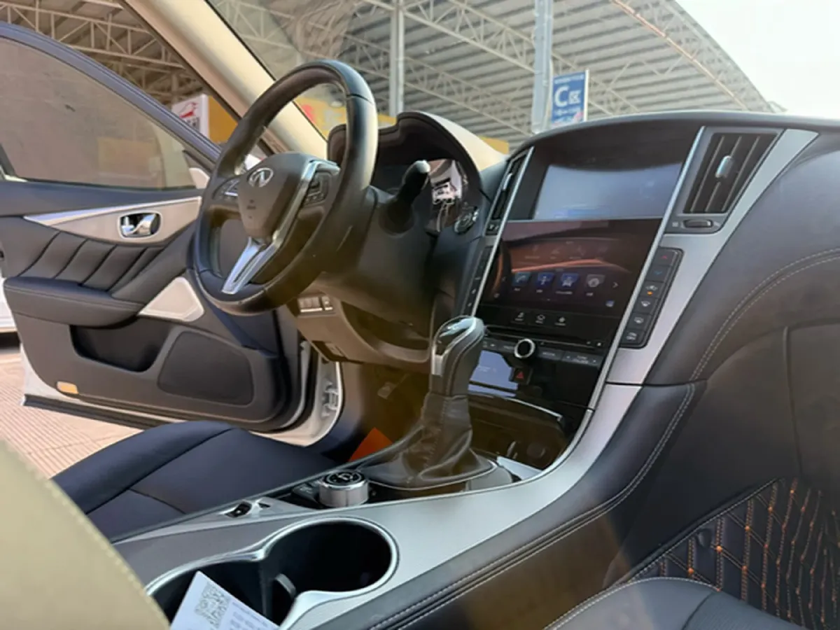 2018 Jeep Grand Commander 2.0T 265HP L4 9AT,autocango,china used car exporter,china ev exporter,chinese used car exporter,chinese used ev exporter