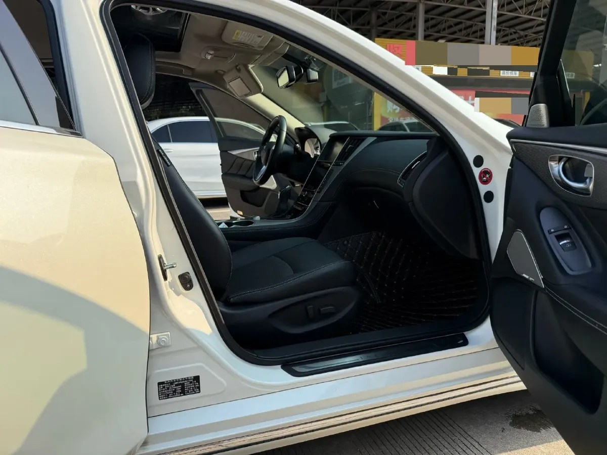 2018 Jeep Grand Commander 2.0T 265HP L4 9AT,autocango,china used car exporter,china ev exporter,chinese used car exporter,chinese used ev exporter