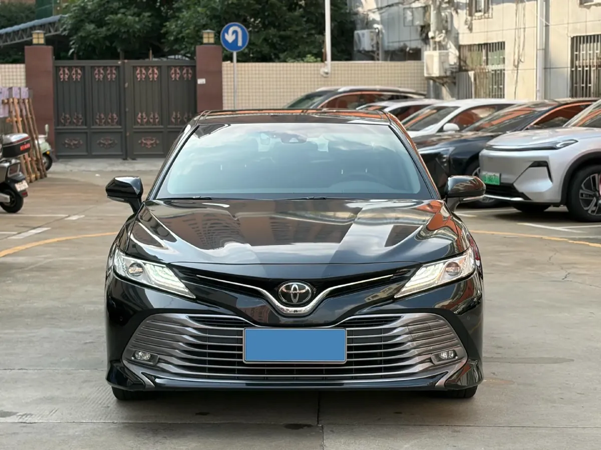 2019 Toyota Camry 2.5L 209HP L4 8AT,autocango,china used car exporter,china ev exporter,chinese used car exporter,chinese used ev exporter