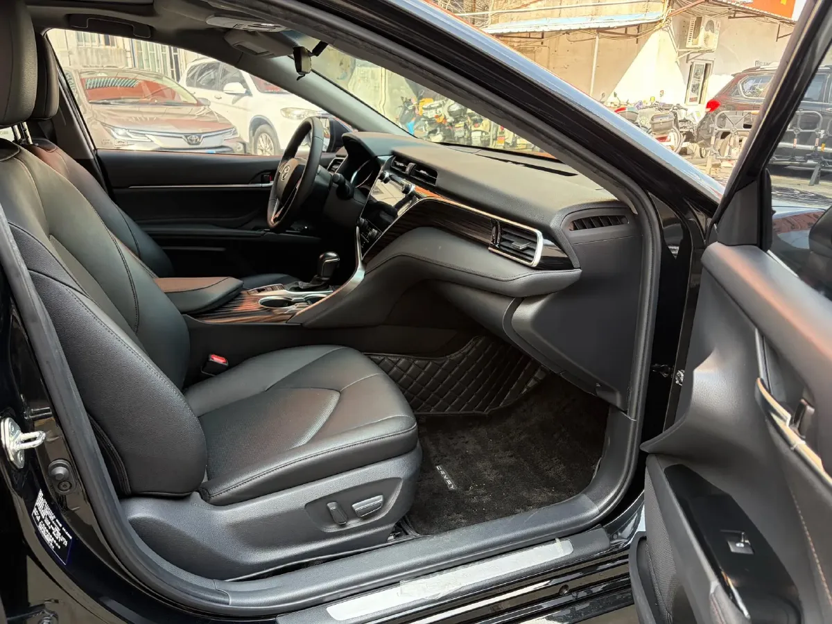2019 Toyota Camry 2.5L 209HP L4 8AT,autocango,china used car exporter,china ev exporter,chinese used car exporter,chinese used ev exporter
