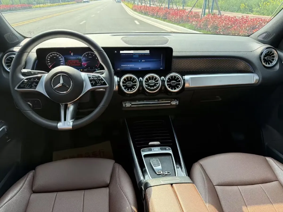 2024 Mercedes-Benz GLB Class 2.0T 190HP L4 8DCT,autocango,china used car exporter,china ev exporter,chinese used car exporter,chinese used ev exporter