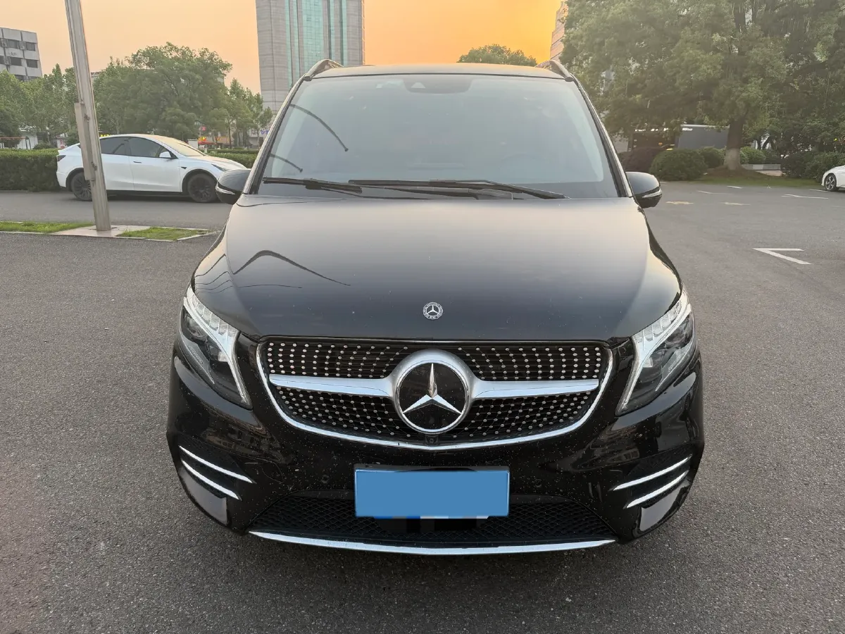2020 Mercedes-Benz V Class 2.0T 211HP L4 9AT,autocango,china used car exporter,china ev exporter,chinese used car exporter,chinese used ev exporter