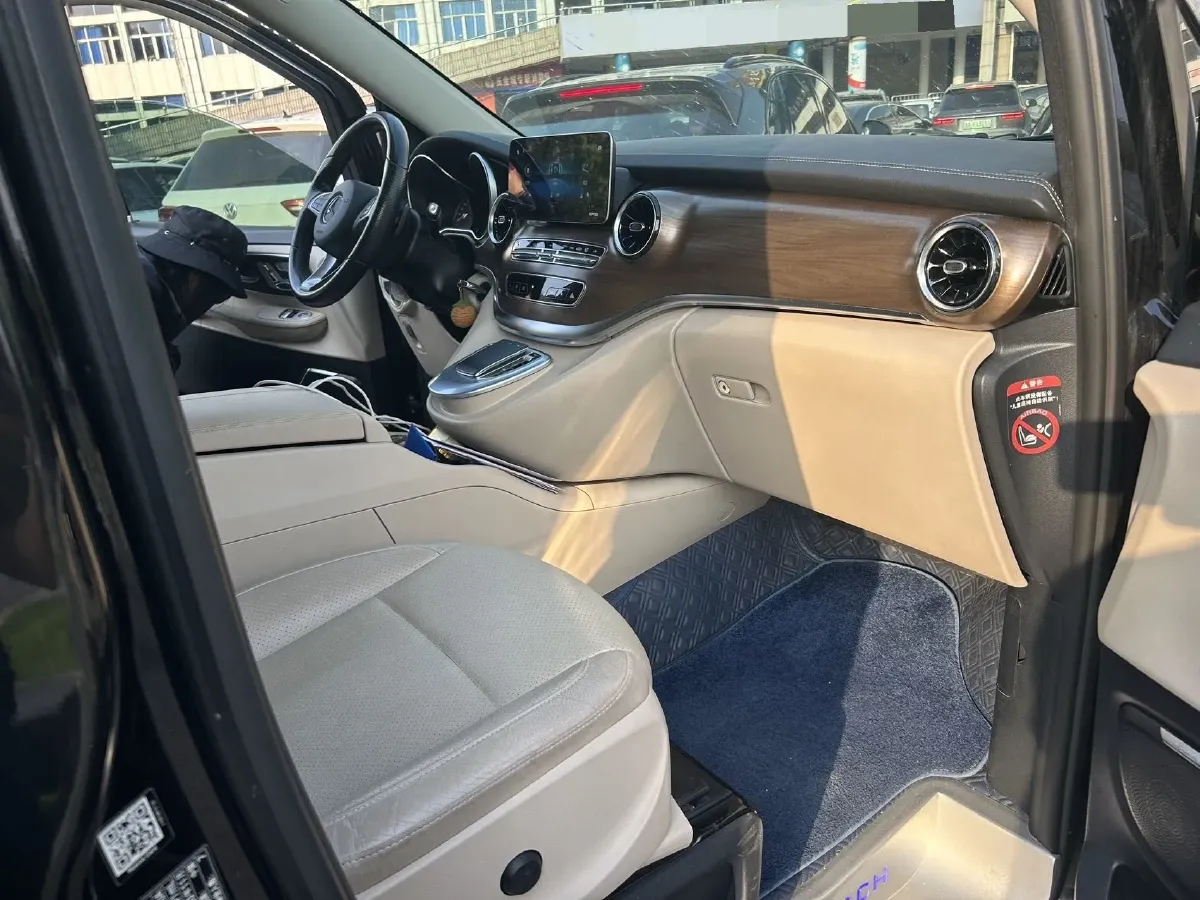 2020 Mercedes-Benz V Class 2.0T 211HP L4 9AT,autocango,china used car exporter,china ev exporter,chinese used car exporter,chinese used ev exporter