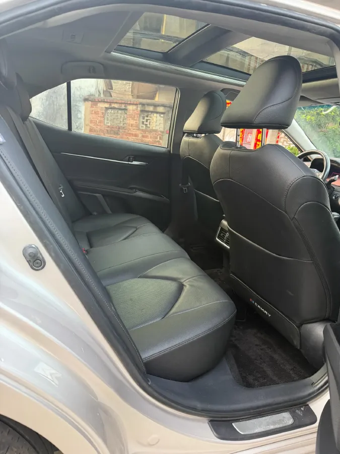 2021 Toyota Camry 2.5L 209HP L4 8AT,autocango,china used car exporter,china ev exporter,chinese used car exporter,chinese used ev exporter