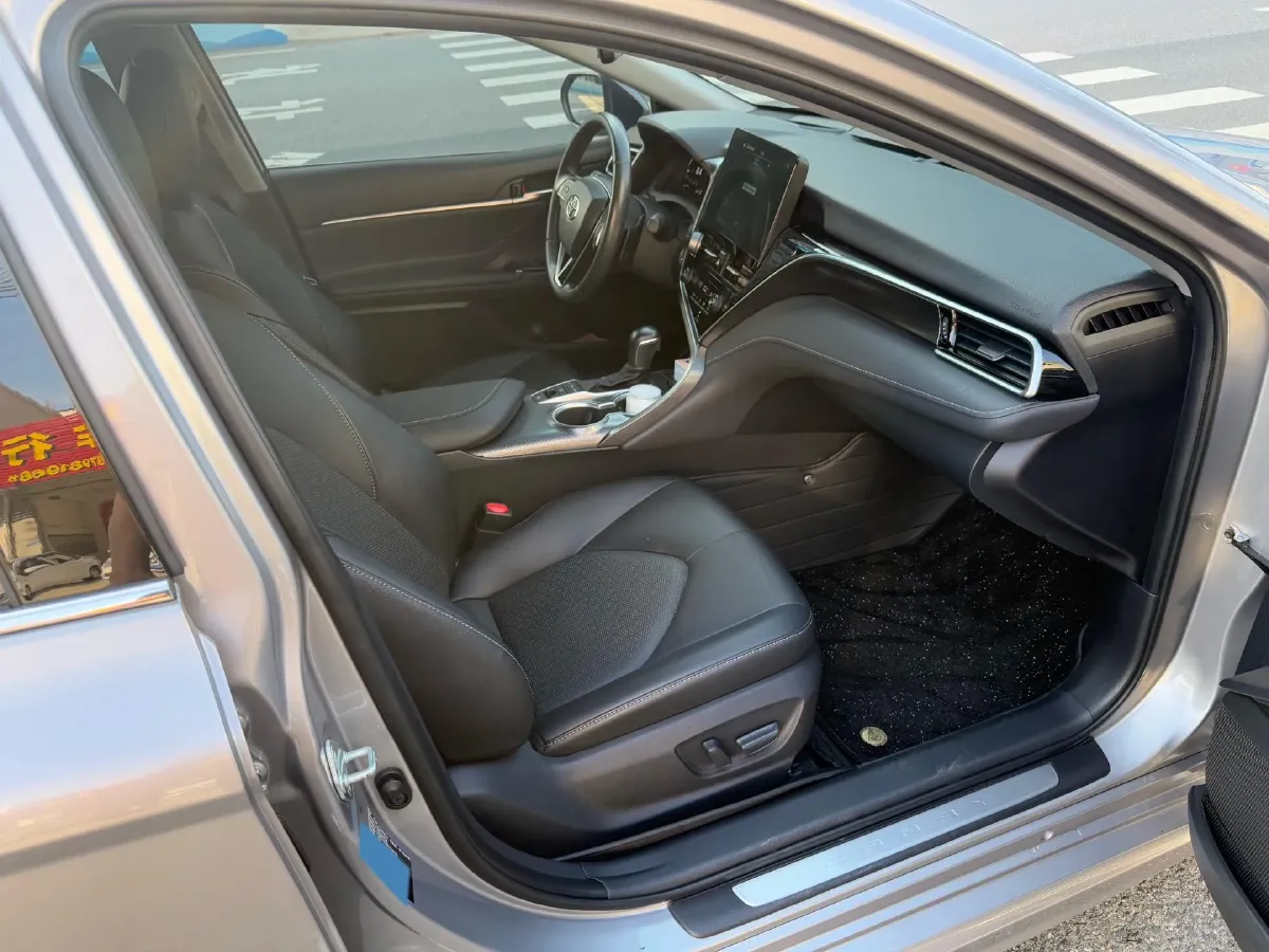 2022 Toyota Camry 2.5L 209HP L4 8AT,autocango,china used car exporter,china ev exporter,chinese used car exporter,chinese used ev exporter