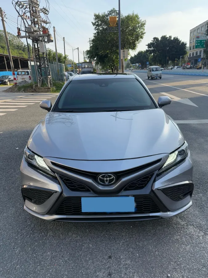 2022 Toyota Camry 2.5L 209HP L4 8AT,autocango,china used car exporter,china ev exporter,chinese used car exporter,chinese used ev exporter