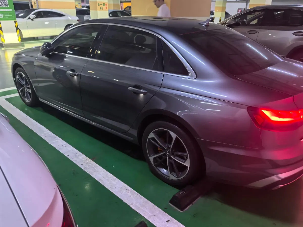 2020 Audi A4L 2.0T 190HP L4 7DCT,autocango,china used car exporter,china ev exporter,chinese used car exporter,chinese used ev exporter