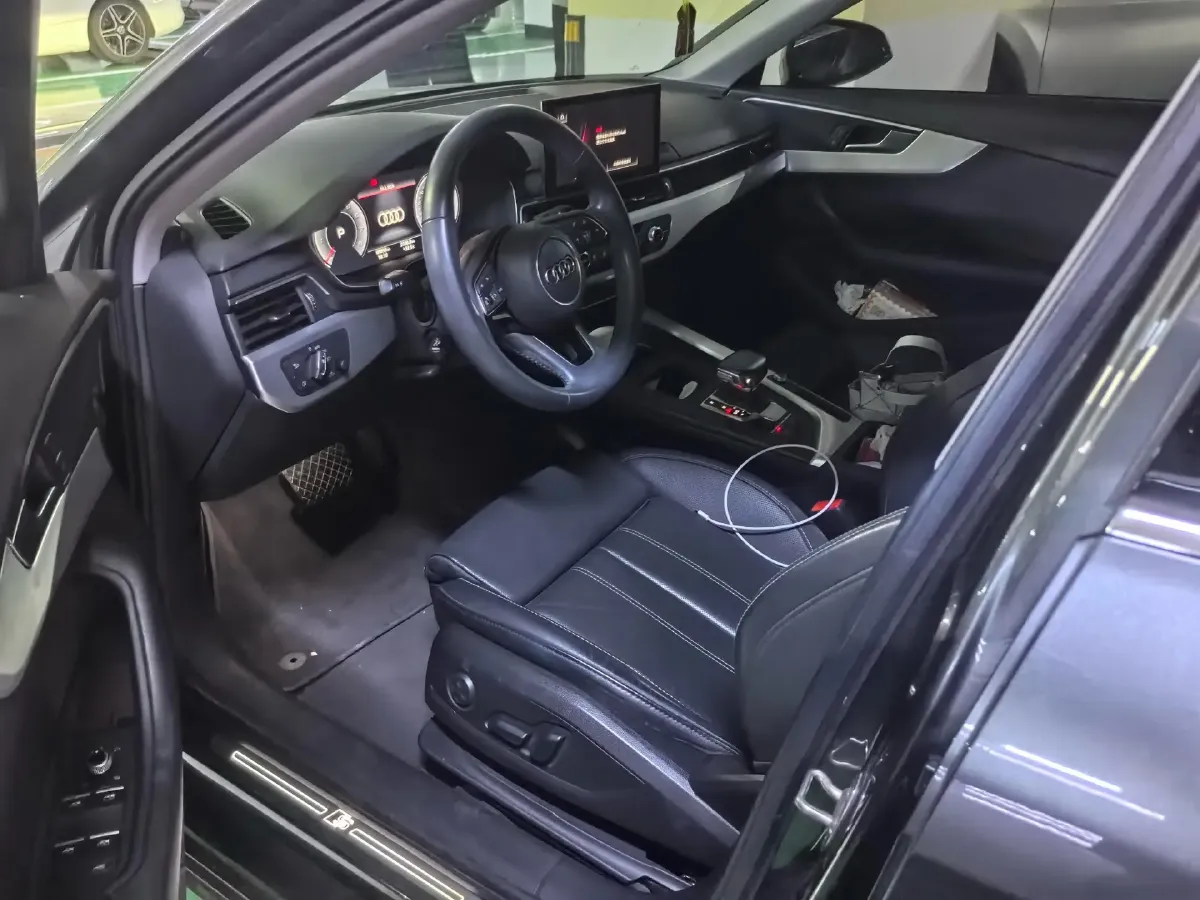 2020 Audi A4L 2.0T 190HP L4 7DCT,autocango,china used car exporter,china ev exporter,chinese used car exporter,chinese used ev exporter