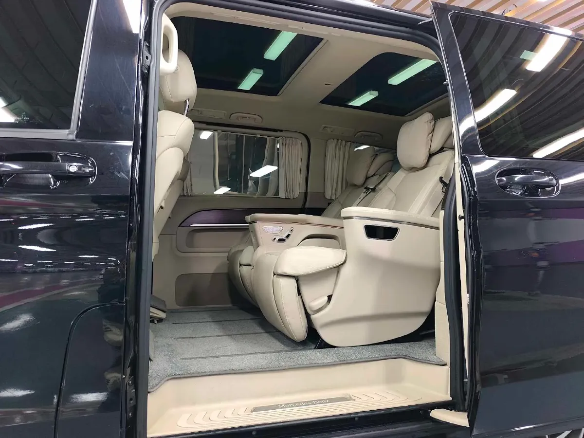 2021 Mercedes-Benz V Class 2.0T 211HP L4 9AT,autocango,china used car exporter,china ev exporter,chinese used car exporter,chinese used ev exporter