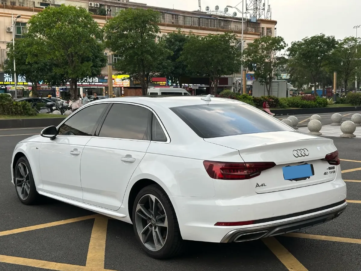 2019 Audi A4L 2.0T 190HP L4 7DCT,autocango,china used car exporter,china ev exporter,chinese used car exporter,chinese used ev exporter
