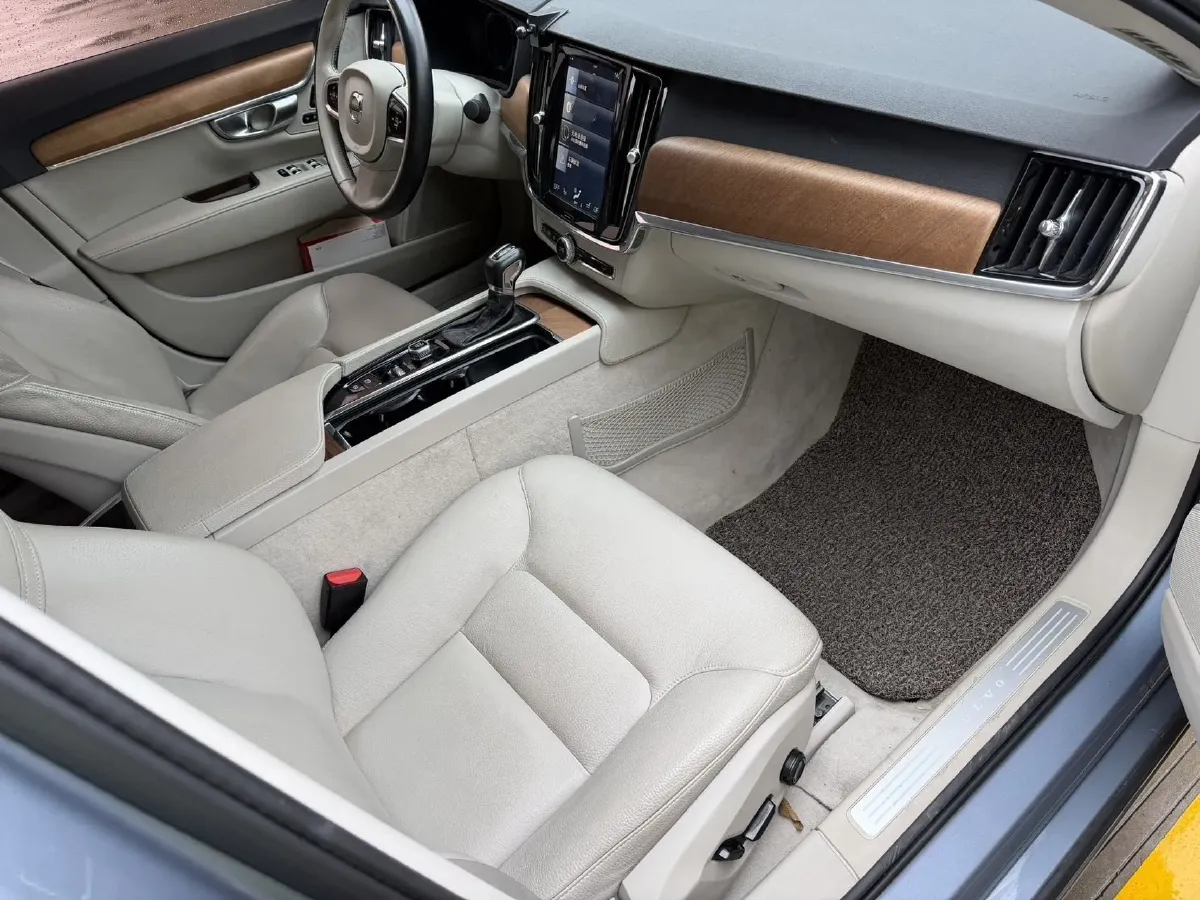 2018 Volvo S90 2.0T 254HP L4 8AT,autocango,china used car exporter,china ev exporter,chinese used car exporter,chinese used ev exporter