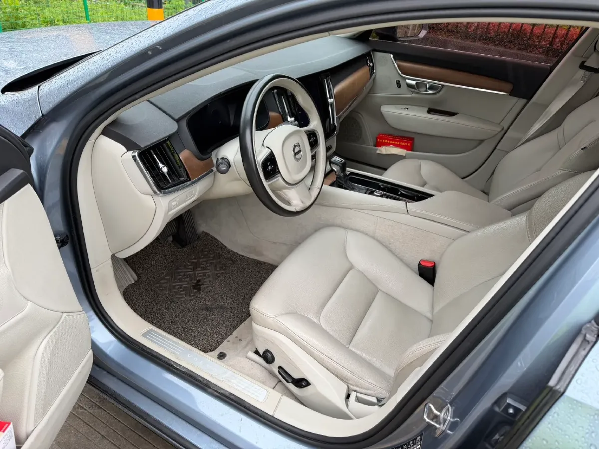 2018 Volvo S90 2.0T 254HP L4 8AT,autocango,china used car exporter,china ev exporter,chinese used car exporter,chinese used ev exporter