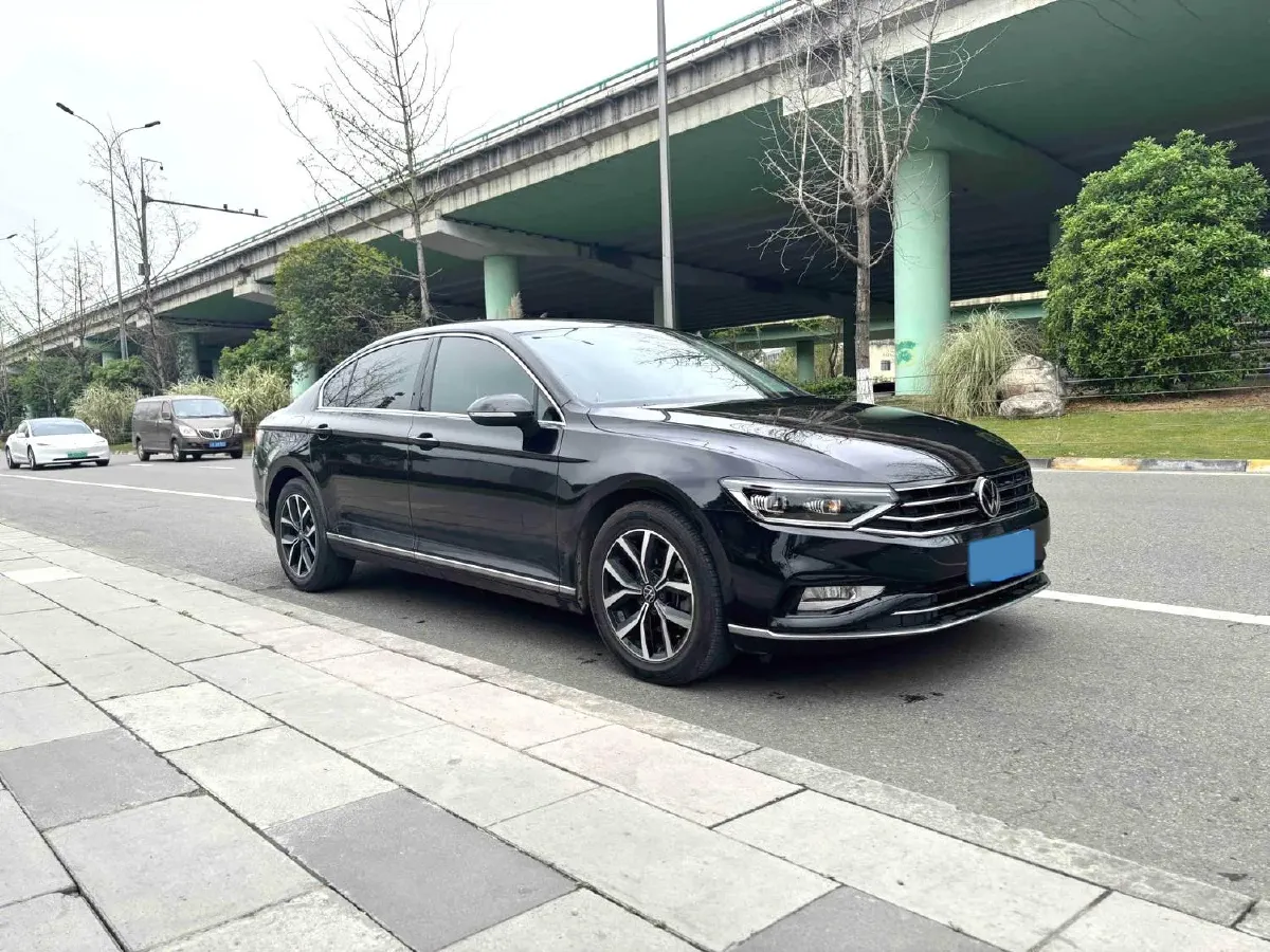 2020 Volkswagen Magotan 2.0T 186HP L4 7DCT,autocango,china used car exporter,china ev exporter,chinese used car exporter,chinese used ev exporter