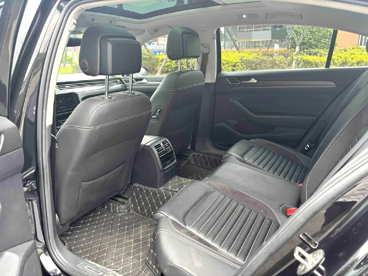 2020 Volkswagen Magotan 2.0T 186HP L4 7DCT,autocango,china used car exporter,china ev exporter,chinese used car exporter,chinese used ev exporter