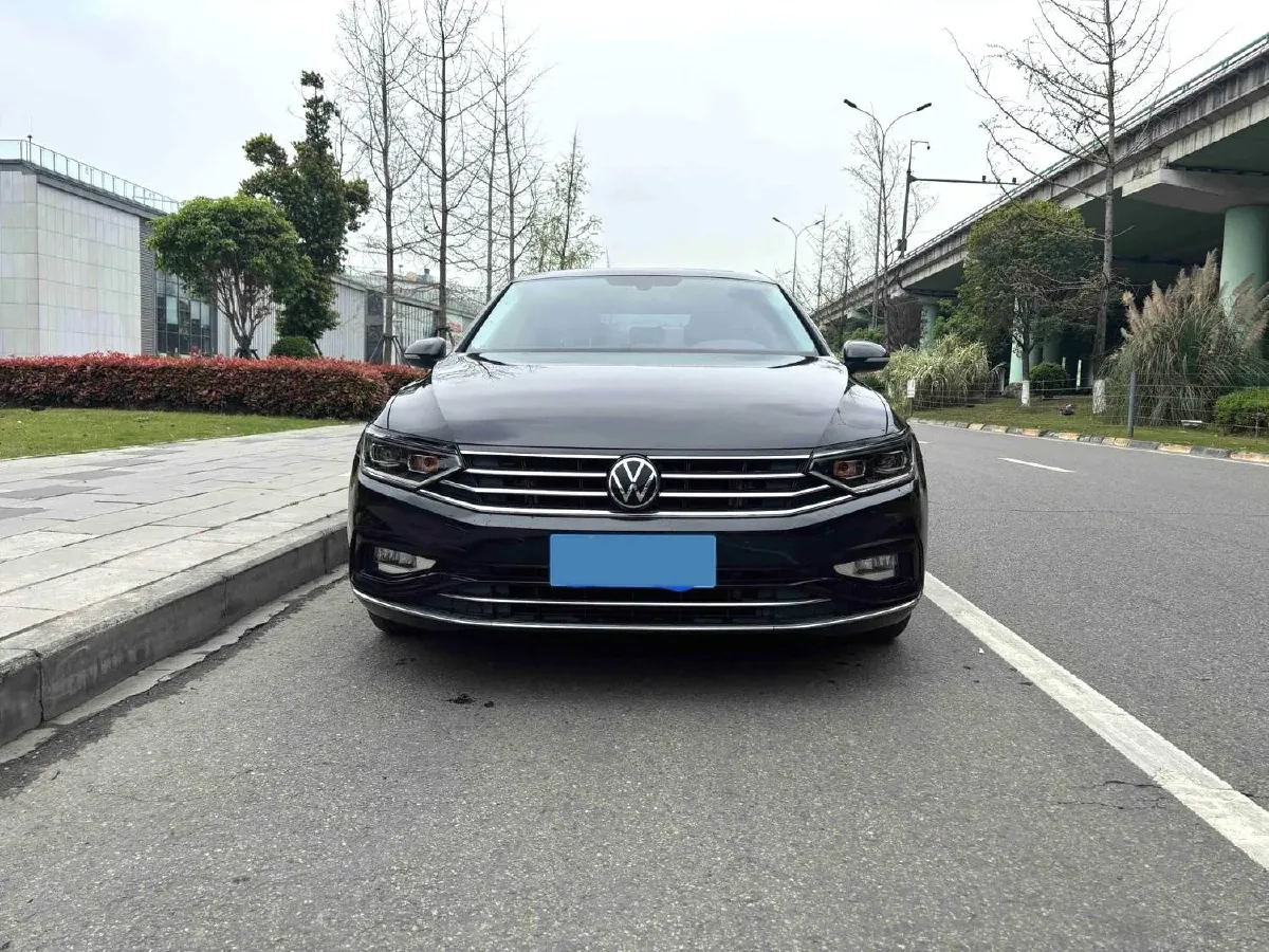 2020 Volkswagen Magotan 2.0T 186HP L4 7DCT,autocango,china used car exporter,china ev exporter,chinese used car exporter,chinese used ev exporter