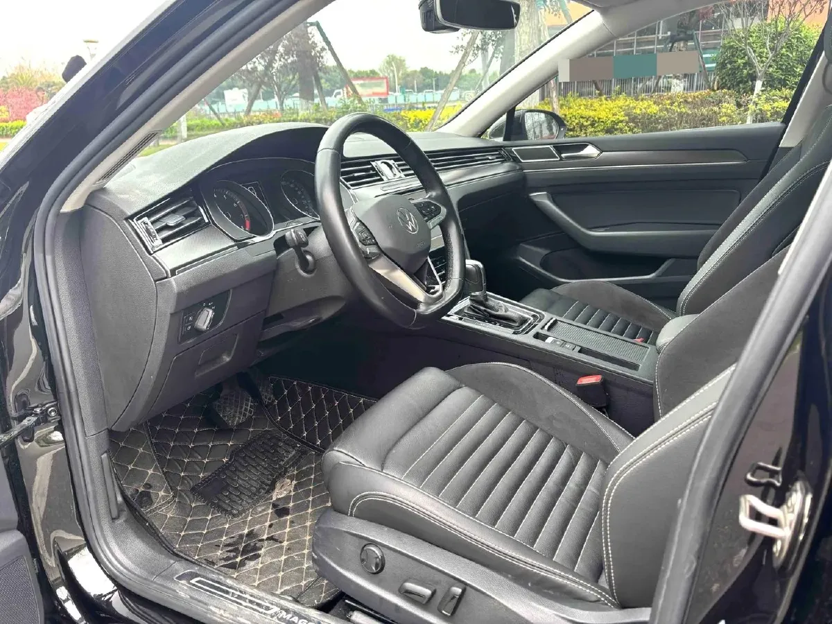 2020 Volkswagen Magotan 2.0T 186HP L4 7DCT,autocango,china used car exporter,china ev exporter,chinese used car exporter,chinese used ev exporter