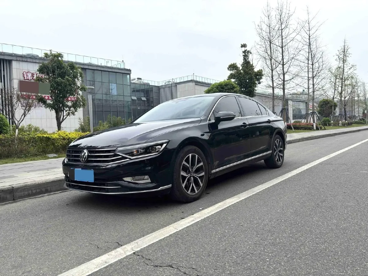 2020 Volkswagen Magotan 2.0T 186HP L4 7DCT,autocango,china used car exporter,china ev exporter,chinese used car exporter,chinese used ev exporter