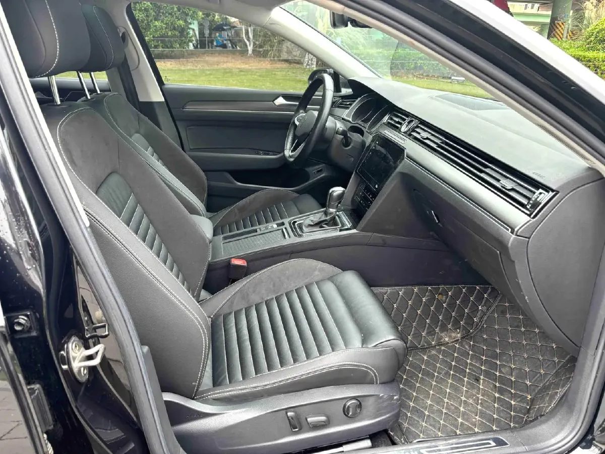 2020 Volkswagen Magotan 2.0T 186HP L4 7DCT,autocango,china used car exporter,china ev exporter,chinese used car exporter,chinese used ev exporter