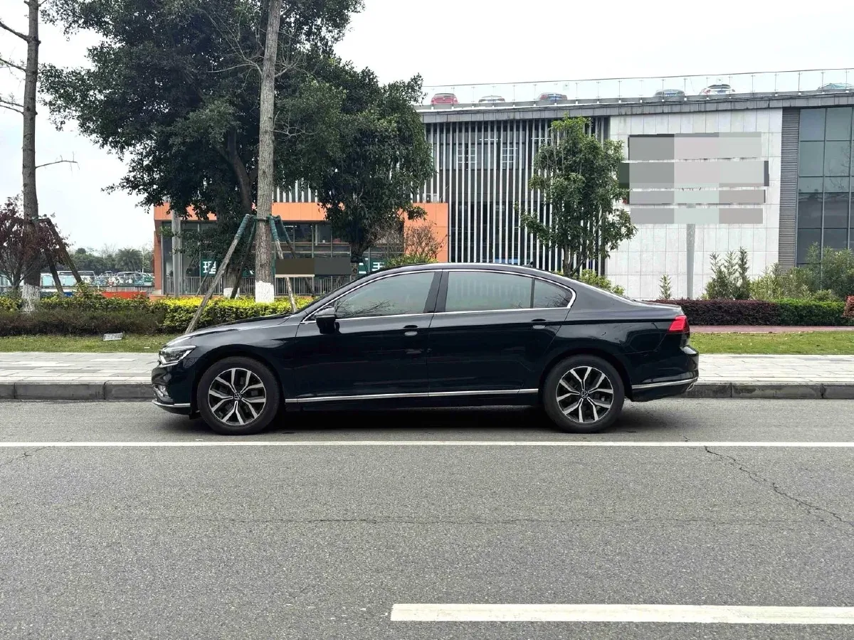 2020 Volkswagen Magotan 2.0T 186HP L4 7DCT,autocango,china used car exporter,china ev exporter,chinese used car exporter,chinese used ev exporter