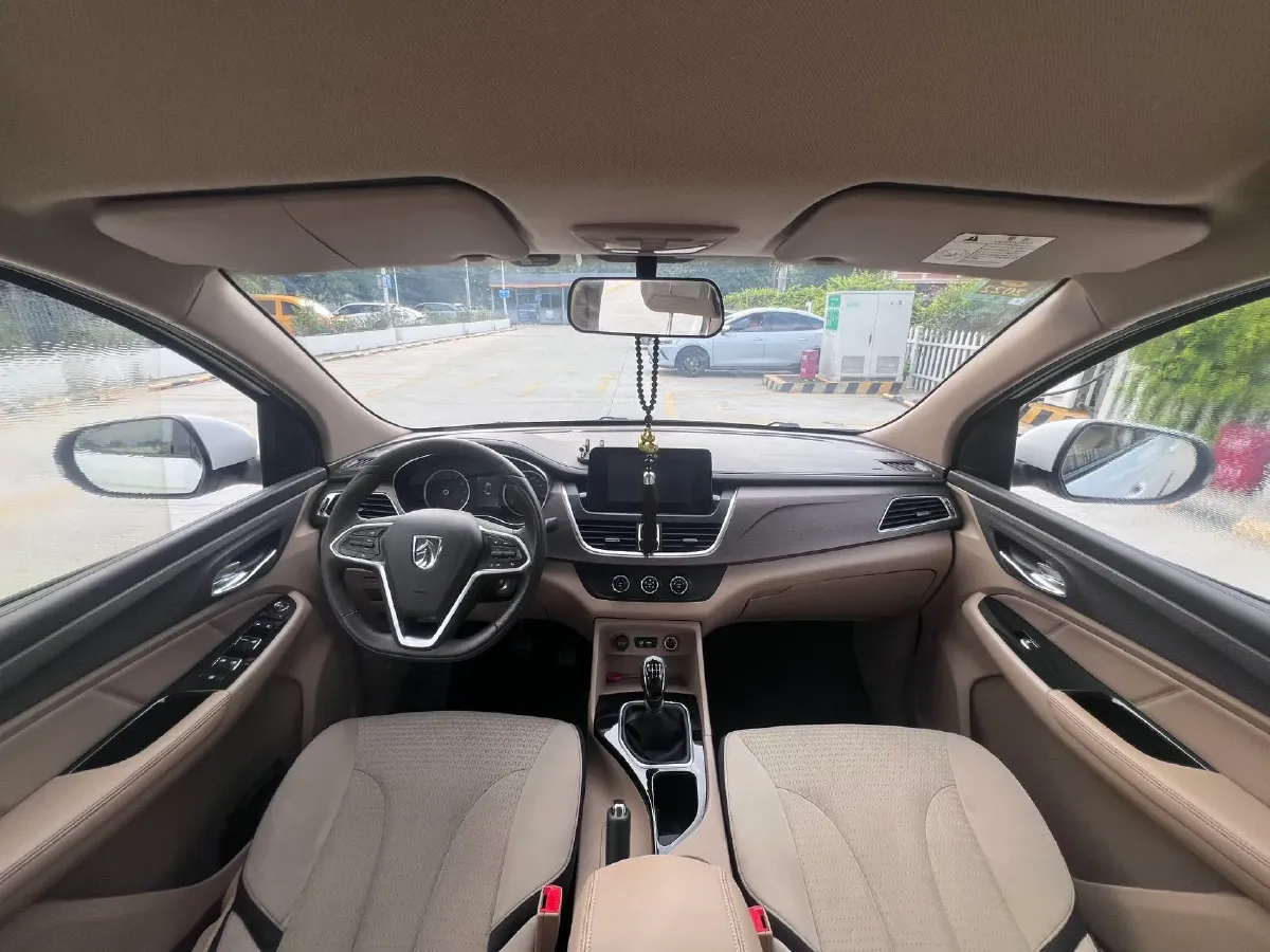 2017 BaoJun 730 1.5T 150HP L4 6MT,autocango,china used car exporter,china ev exporter,chinese used car exporter,chinese used ev exporter