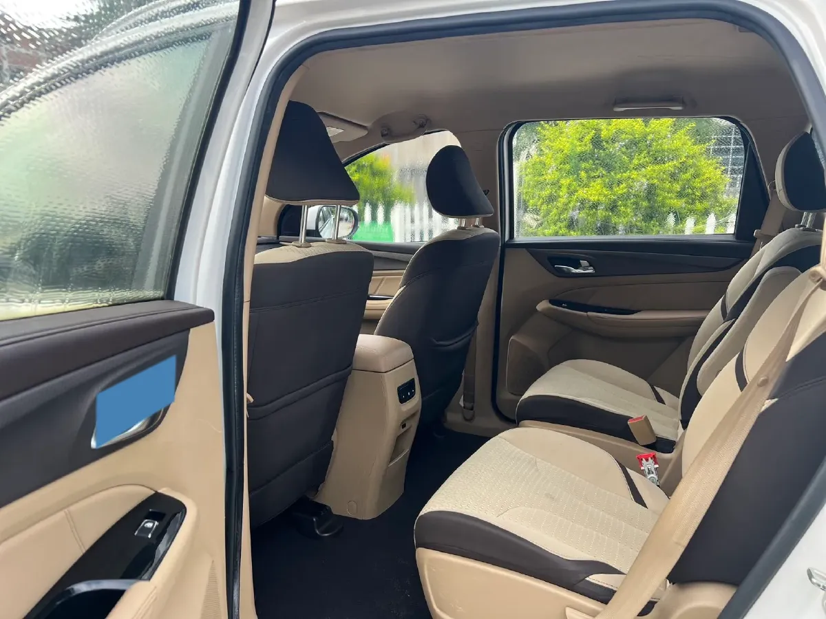 2017 BaoJun 730 1.5T 150HP L4 6MT,autocango,china used car exporter,china ev exporter,chinese used car exporter,chinese used ev exporter