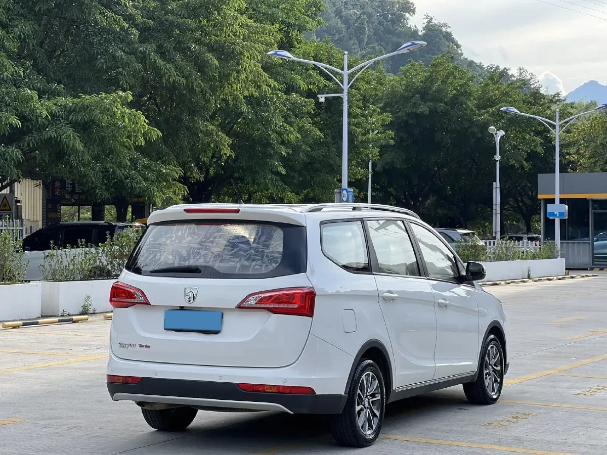 2017 BaoJun 730 1.5T 150HP L4 6MT,autocango,china used car exporter,china ev exporter,chinese used car exporter,chinese used ev exporter