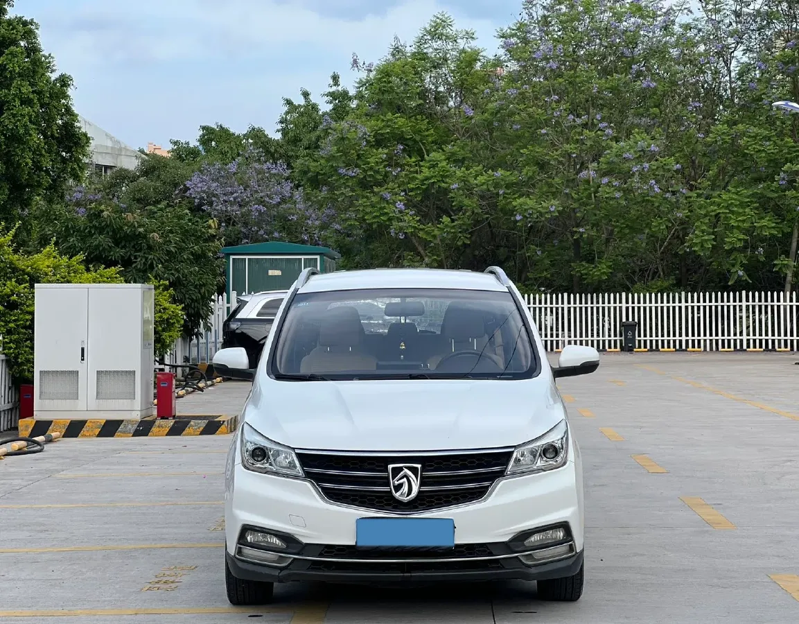 2017 BaoJun 730 1.5T 150HP L4 6MT,autocango,china used car exporter,china ev exporter,chinese used car exporter,chinese used ev exporter