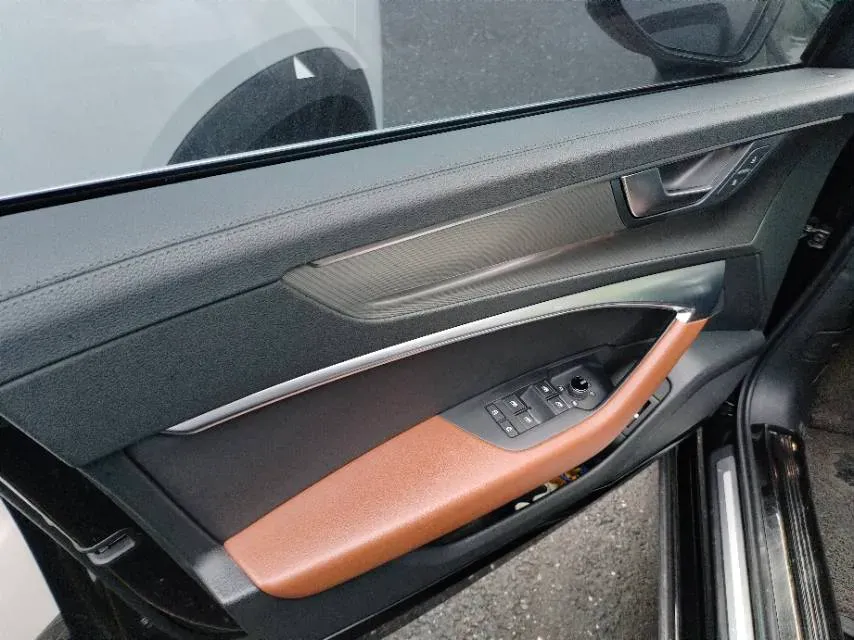 2019 Audi A6L 2.0T 190HP L4 7DCT,autocango,china used car exporter,china ev exporter,chinese used car exporter,chinese used ev exporter