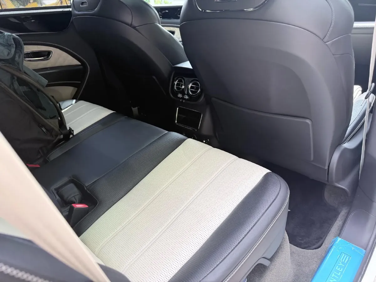 2022 Bentley Bentayga 4.0T 550HP V8 8AT,autocango,china used car exporter,china ev exporter,chinese used car exporter,chinese used ev exporter